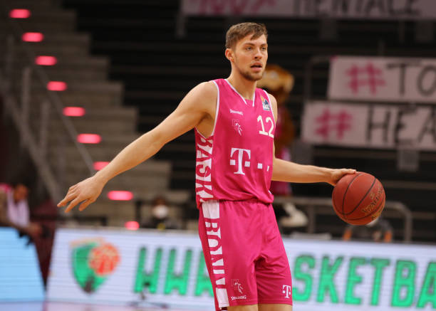 成为中场节 成为中场节