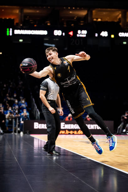 他不仅在战 他不仅在战