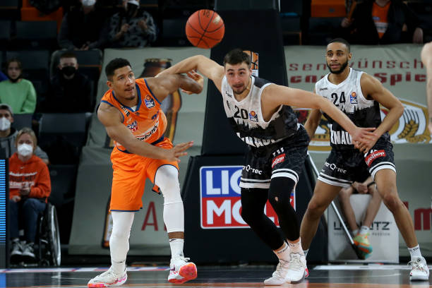 里昂展现了 里昂展现了